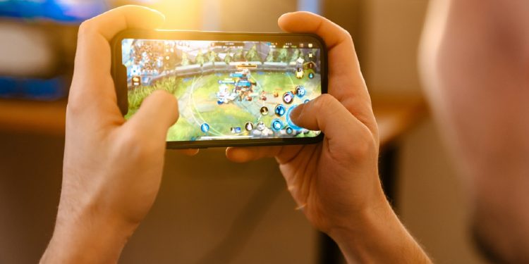 Mobile Online Gaming: Revolutionizing Entertainment with Convenience, Accessibility, and Immersive Experiences