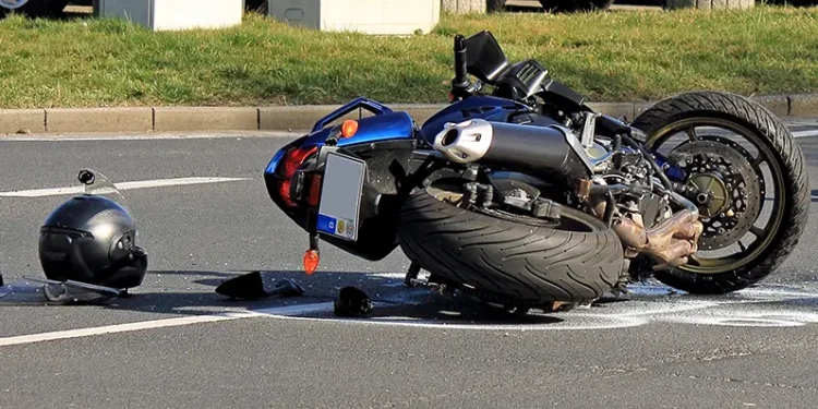 How do Tennessee’s laws affect motorcycle accident claims?
