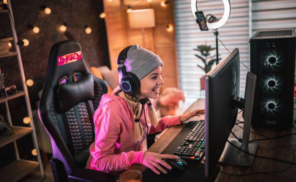 Pixel Empires: Rule and Conquer in the Online Gaming World